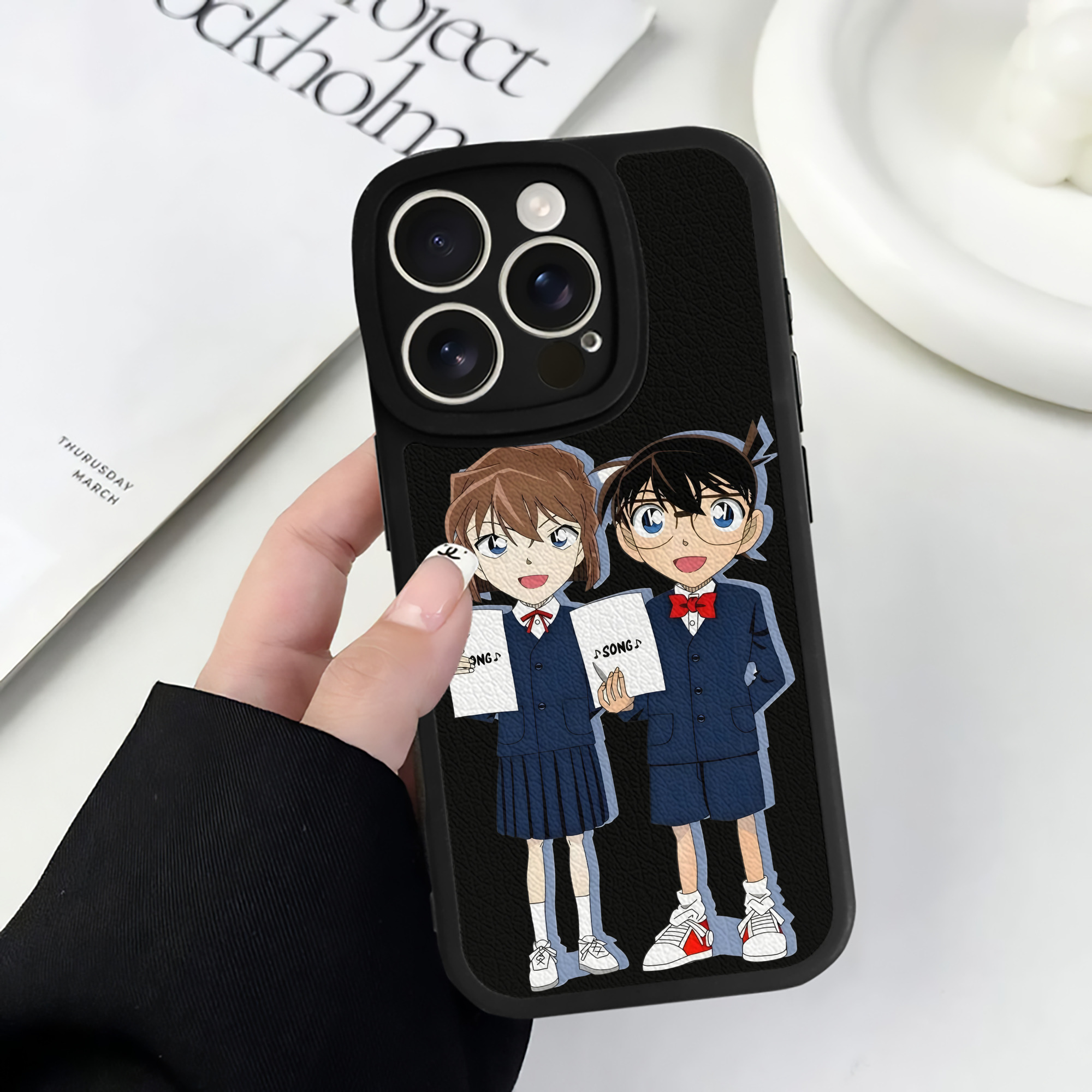 （画像用） 名探偵コナン 灰原 哀 はいばら あい Detective Conan Anita Hailey、Vi Graythorn Haibara Ai 【iPhone 16シリーズ対応】シリコンスマホケース（レザー調） 材質：シリコン